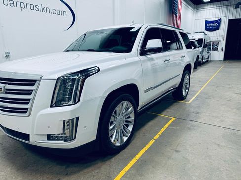 Used 2019 Cadillac Escalade Platinum image 19