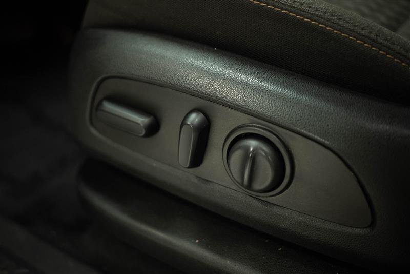 Used 2023 Chevrolet Equinox LT w/ LPO, Floor Liner Package AWD/4WD image 11