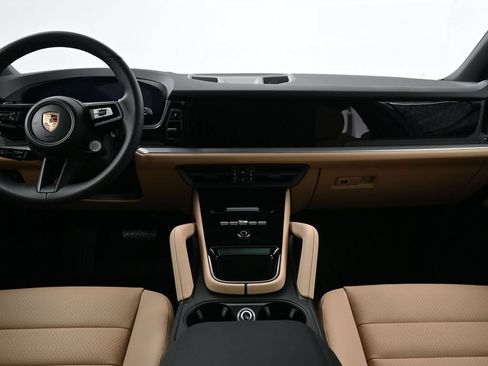 Certified 2026 Porsche Cayenne AWD/4WD image 9