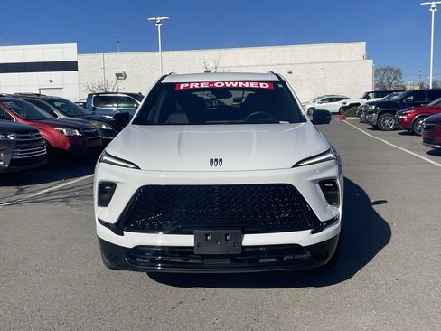 Used 2025 Buick Enclave Sport Touring image 2