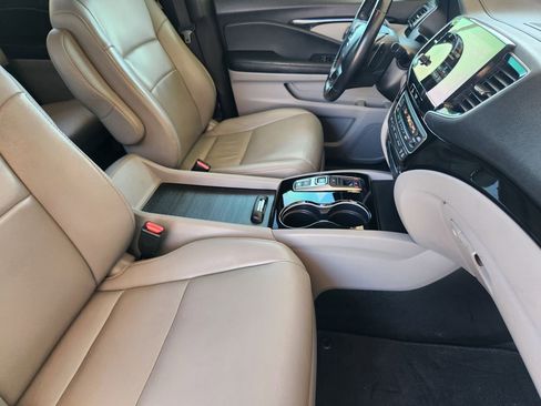 Used 2021 Honda Pilot Touring image 13