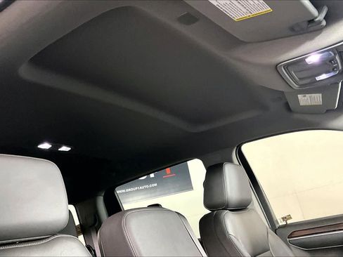Used 2022 GMC Sierra 1500 SLT w/ X31 Off-Road Package AWD/4WD image 14