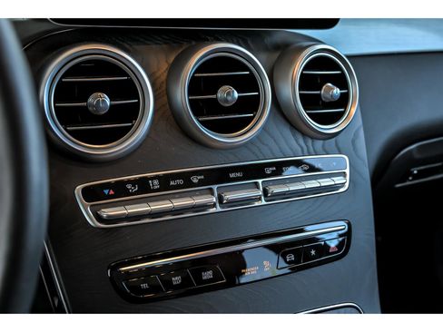 Certified 2020 Mercedes-Benz GLC 300 4MATIC image 21