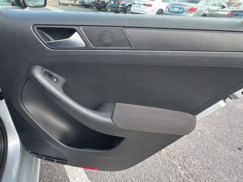 Used 2012 Volkswagen Jetta 2.0L S image 15