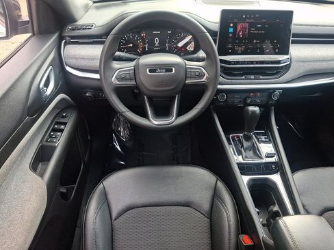 Used 2024 Jeep Compass Latitude AWD/4WD image 12