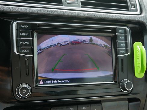 Used 2016 Volkswagen Jetta Sport FWD image 27