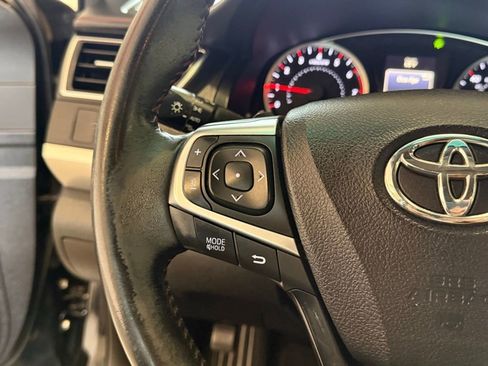 Used 2015 Toyota Camry SE FWD image 25