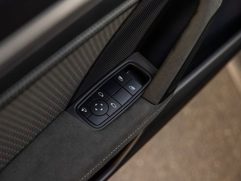 Used 2025 Porsche 911 Carrera 4 GTS image 40