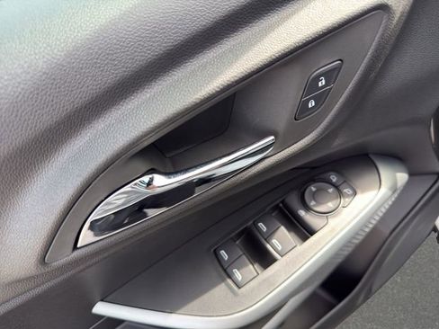 New 2026 Chevrolet Trax RS image 12