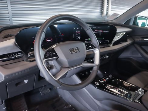 Used 2025 Audi Q6 e-tron Premium w/ Convenience Package image 17