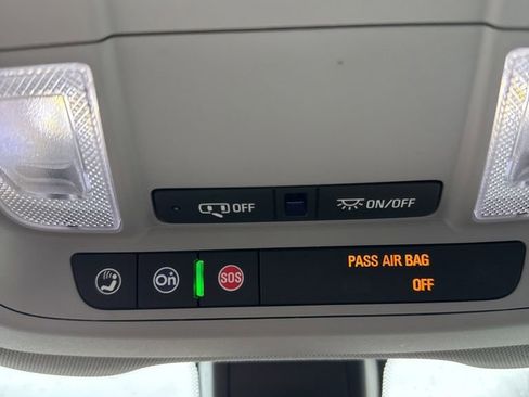 Used 2018 Chevrolet Equinox LS image 19