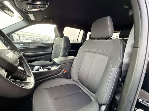 New 2026 Jeep Grand Cherokee Laredo AWD/4WD image 6