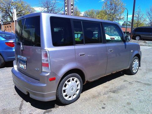 Used 2006 Scion xB FWD image 2