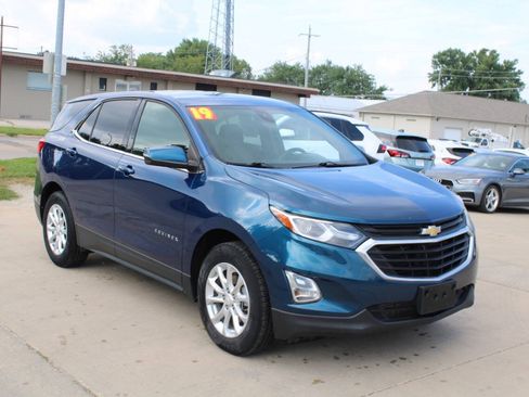 Used 2019 Chevrolet Equinox LT AWD/4WD image 2