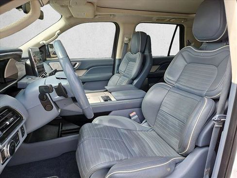 Used 2021 Lincoln Navigator Black Label w/ Cargo Convenience Package AWD/4WD image 17