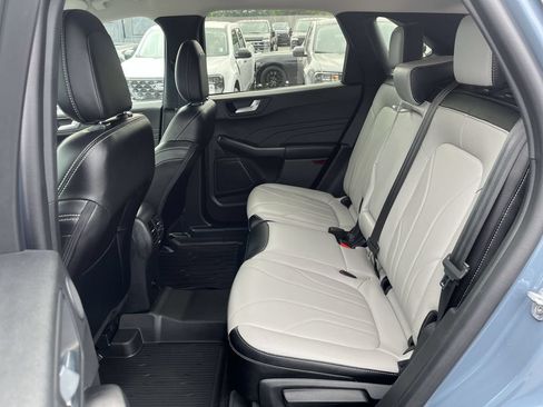 Certified 2025 Ford Escape Platinum w/ Premium Technology Package AWD/4WD image 4