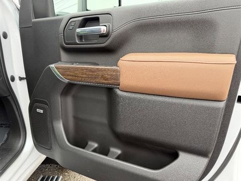 Used 2022 Chevrolet Silverado 3500 High Country image 21