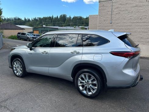Used 2021 Toyota Highlander Limited AWD/4WD image 7