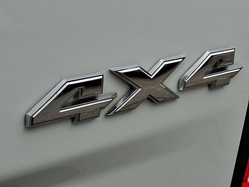 Used 2024 RAM 1500 Classic SLT image 31