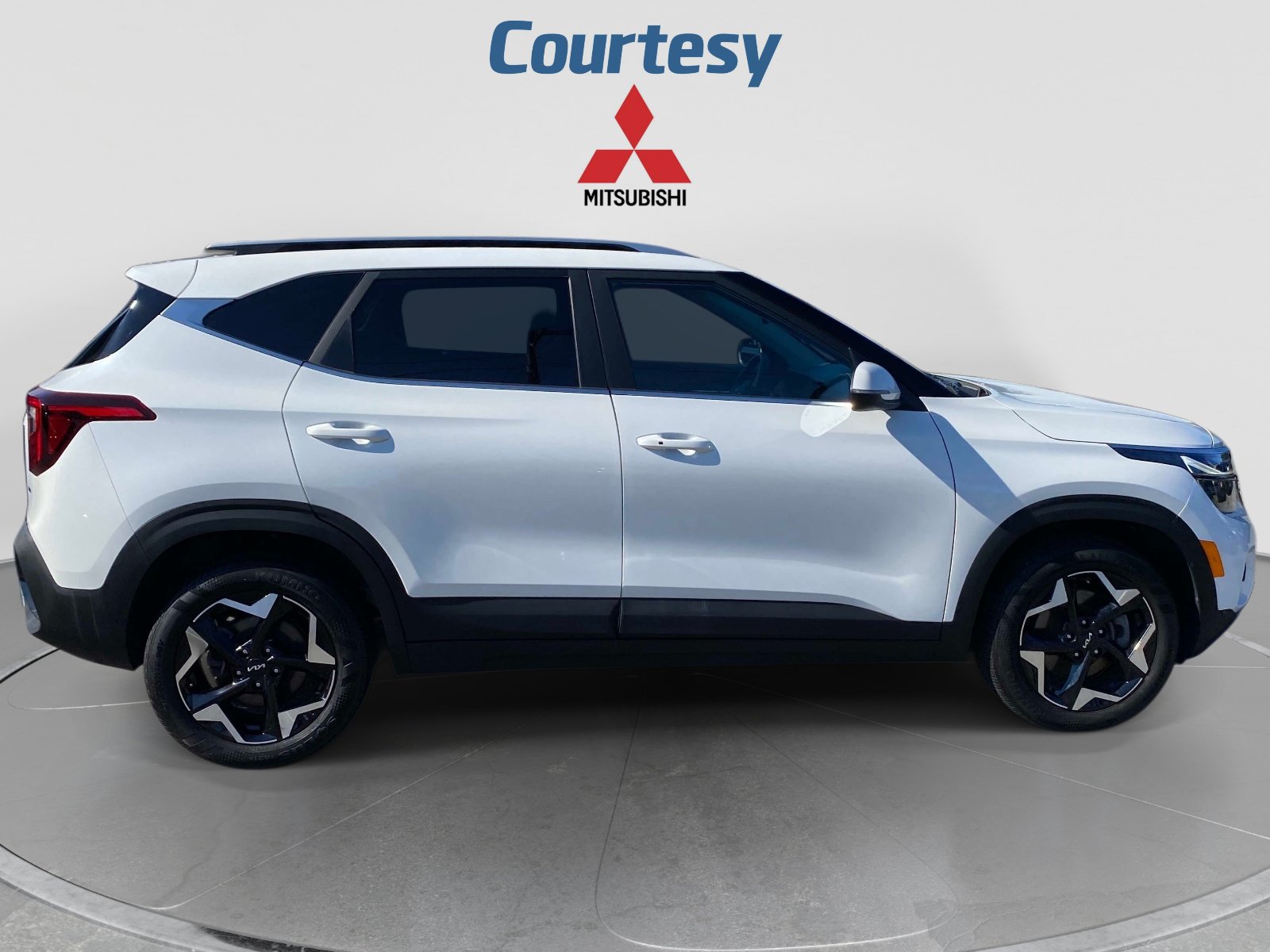 Used 2024 Kia Seltos EX AWD/4WD image 7