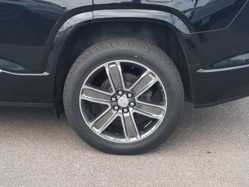 Used 2018 GMC Acadia Denali w/ Technology Package AWD/4WD image 35