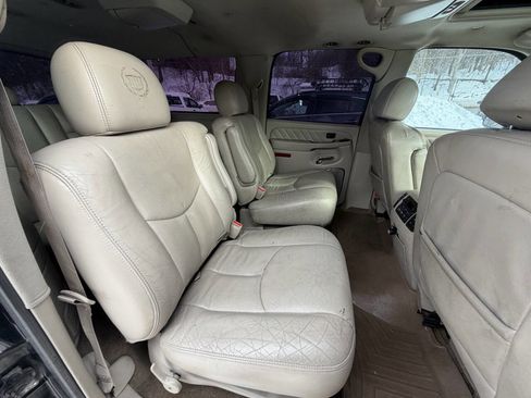 Used 2004 Cadillac Escalade ESV Platinum image 16