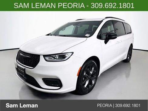 New 2026 Chrysler Pacifica Select w/ S Appearance Package FWD image 3