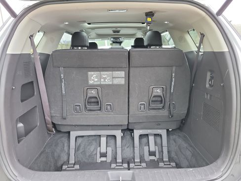 Used 2025 Kia Carnival SX image 29