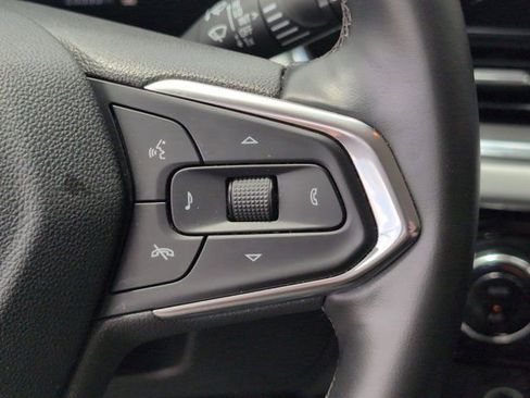Used 2025 Chevrolet Trax LT w/ LT Convenience Package FWD image 21