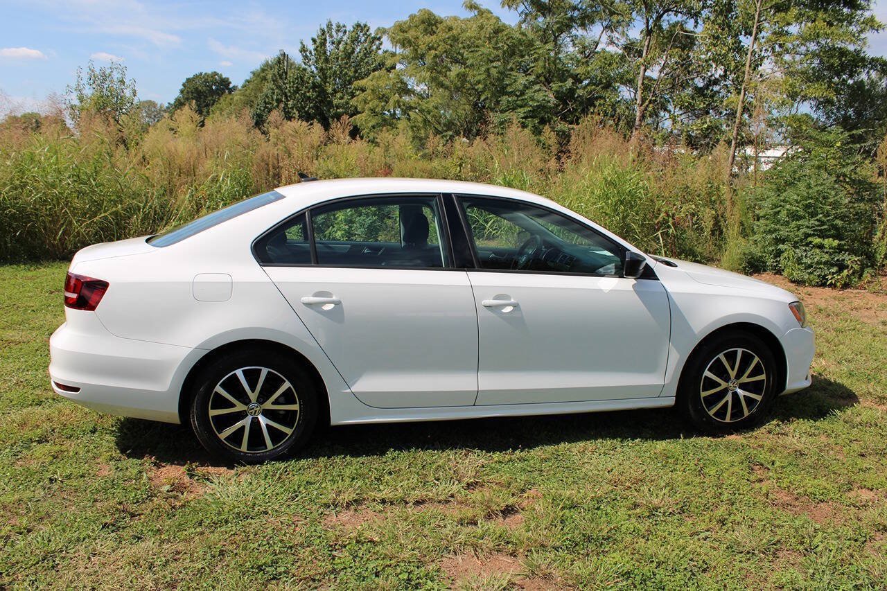 Used 2016 Volkswagen Jetta SE FWD image 6