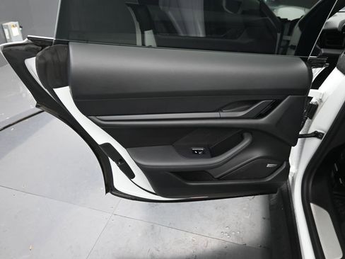 Used 2020 Porsche Taycan 4S image 36