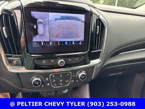 Used 2021 Chevrolet Traverse RS FWD image 13