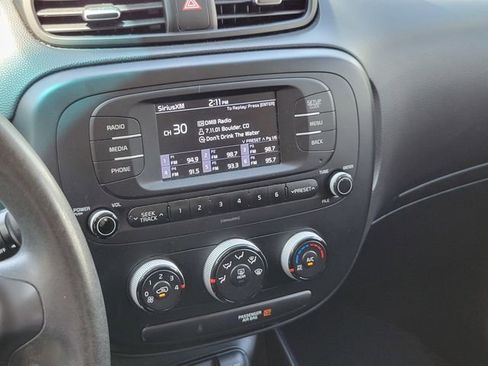 Used 2018 Kia Soul FWD image 18