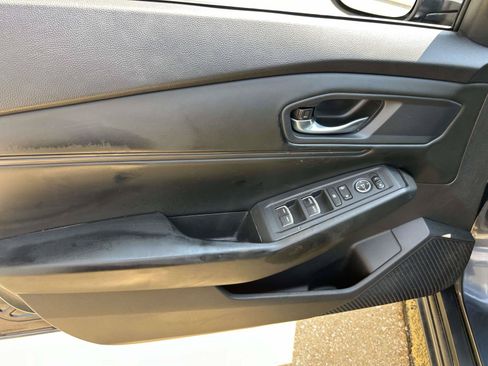 Used 2023 Honda Accord EX image 11