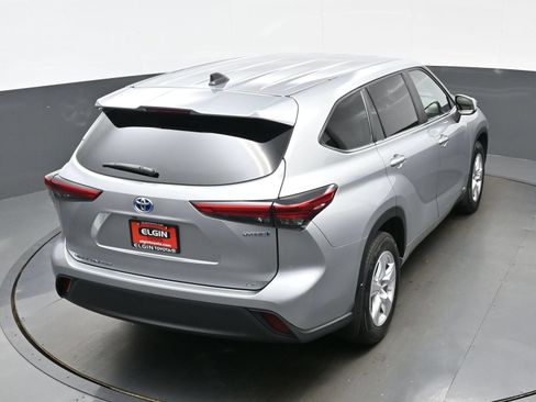 Used 2023 Toyota Highlander LE AWD/4WD image 38