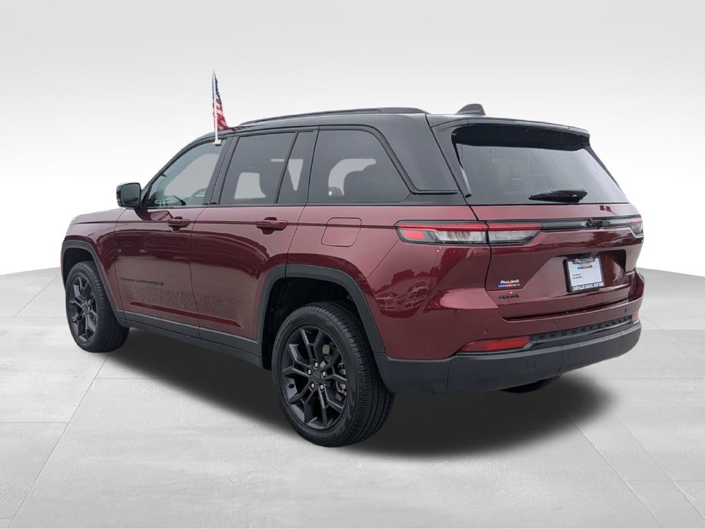 Used 2025 Jeep Grand Cherokee Limited AWD/4WD image 6