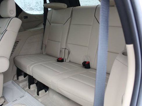 Used 2022 Cadillac Escalade Premium Luxury image 14