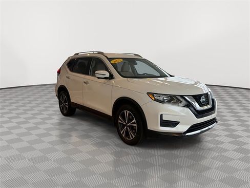 Used 2020 Nissan Rogue SV w/ Premium Package image 2