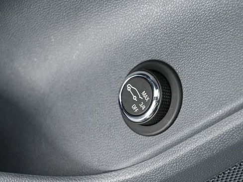 Used 2022 Chevrolet Blazer LT image 38