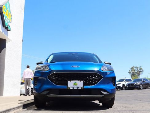 Used 2022 Ford Escape SE image 17