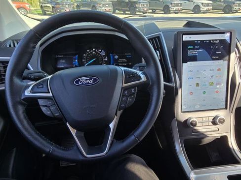 Used 2023 Ford Edge SEL image 14