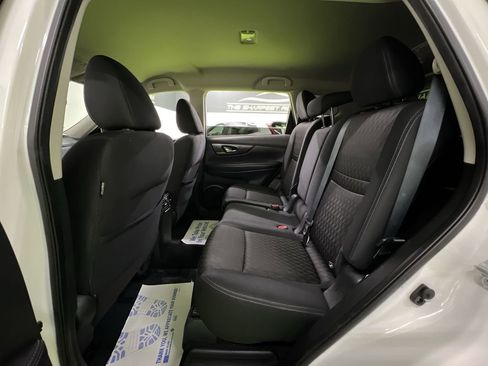 Used 2018 Nissan Rogue SV image 26