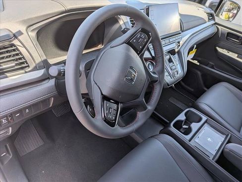 New 2026 Honda Odyssey Touring image 3