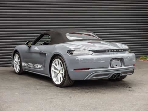 Certified 2024 Porsche 718 Boxster RWD image 3