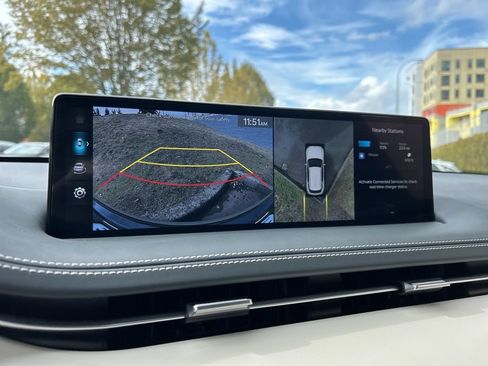 Certified 2025 Genesis Electrified GV70 w/ Prestige Package AWD/4WD image 28