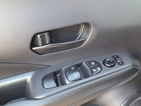 Certified 2025 Nissan Kicks Play S image 19