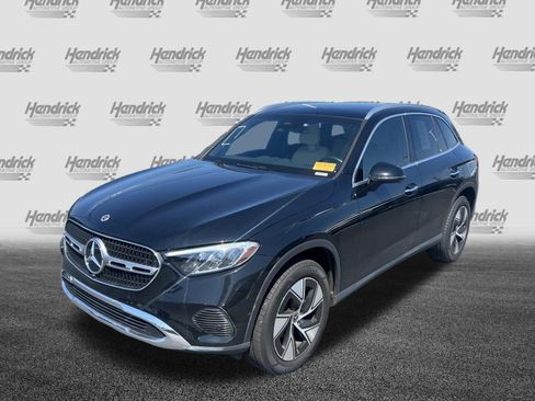 Used 2024 Mercedes-Benz GLC 300 4MATIC image 5