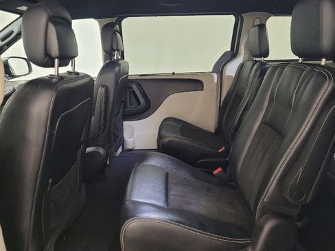 Used 2019 Dodge Grand Caravan SXT w/ Driver Convenience Group FWD image 18