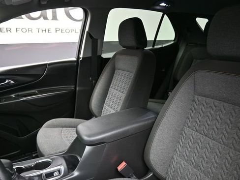 Used 2023 Chevrolet Equinox LT image 16