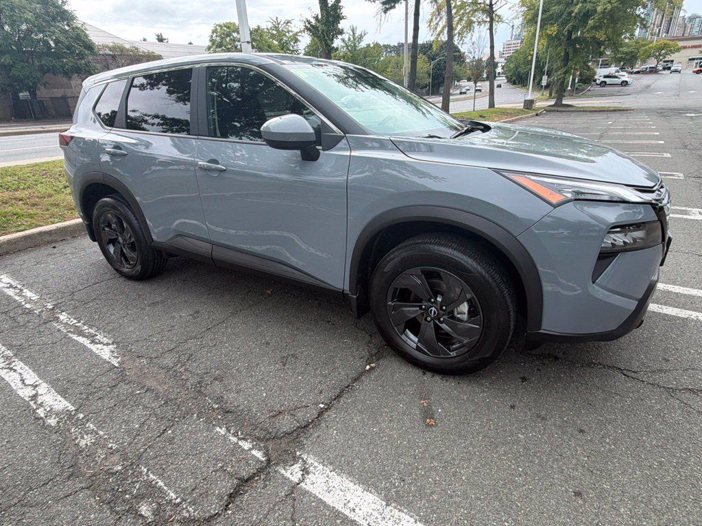 Used 2026 Nissan Rogue SV w/ Cold Weather Package AWD/4WD image 5